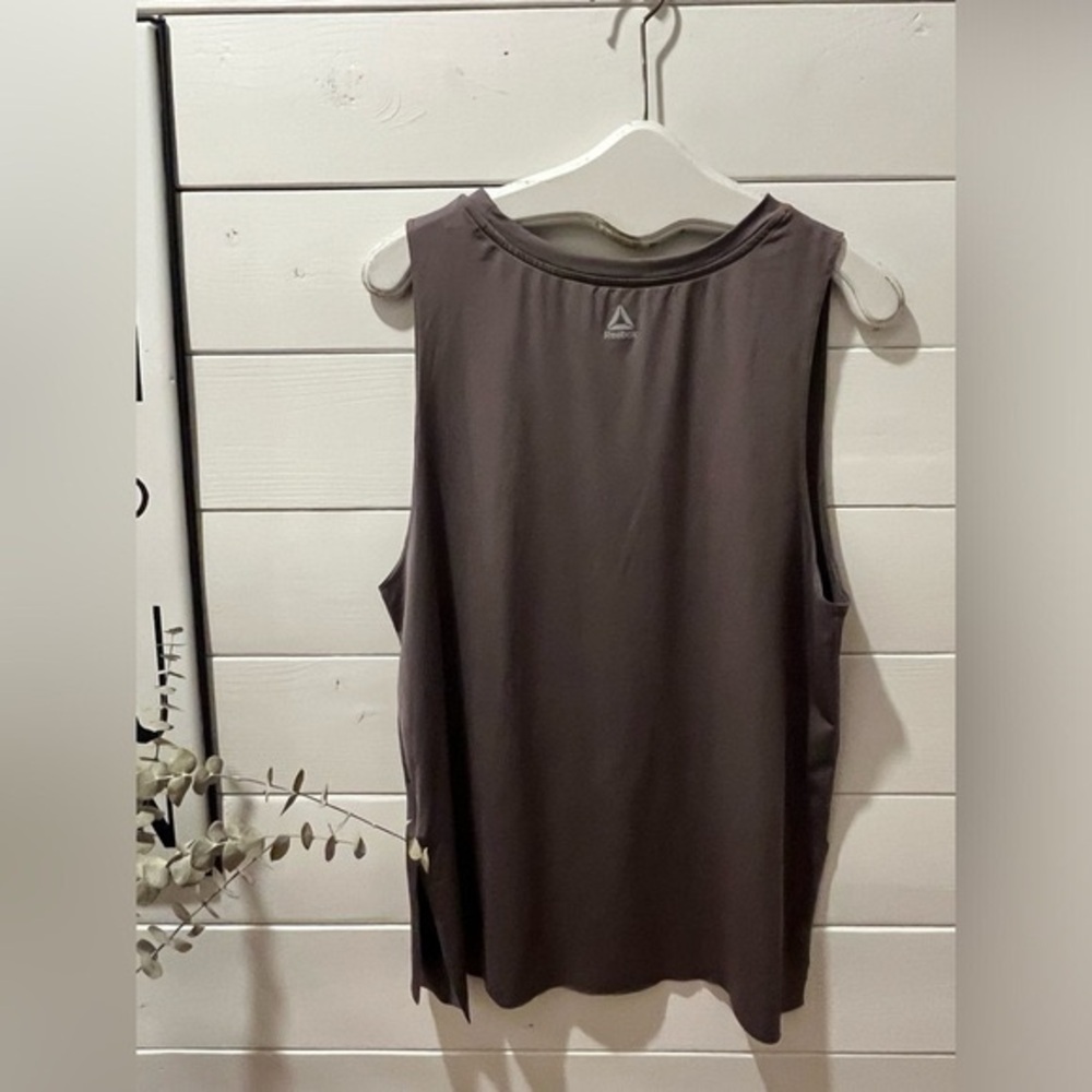 REEBOK Women  sport top size L